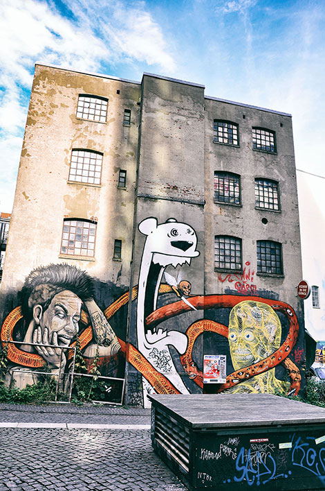 Hauswand mit Graffiti